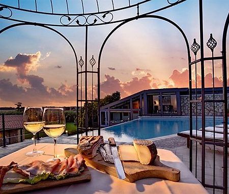 Agriturismo Valle Del Marta 塔尔奎尼亚 外观 照片